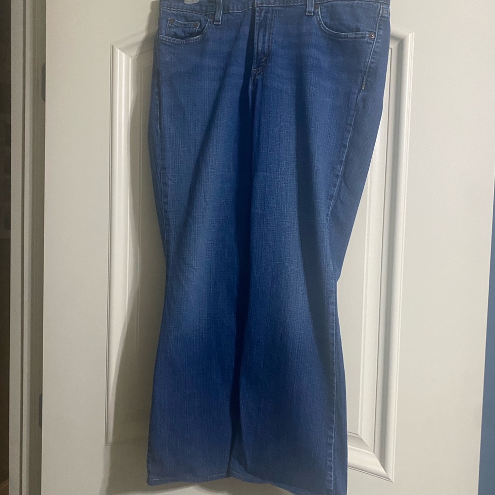 Woman’s Low Rise wide leg 518 Levi Denim Jeans